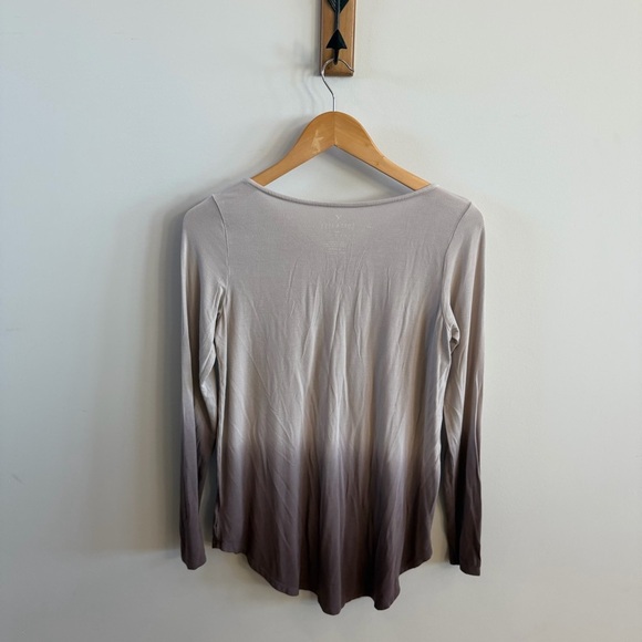 American Eagle Outfitters Ombré Top Size Small - Picture 3 of 6